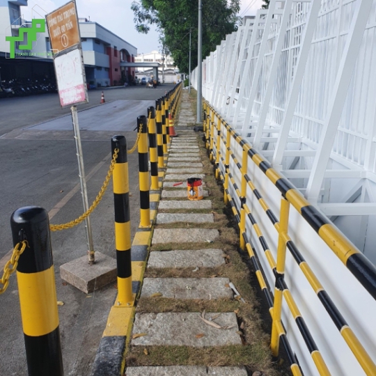 TRỤ BARIE LỐI ĐI BỘ - NHÀ MÀY PERFFETY 